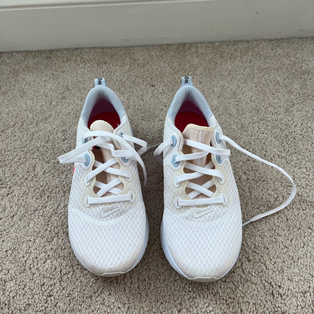 White Nike Air Max React